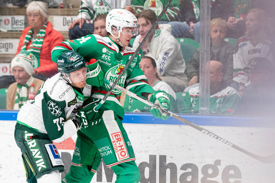 Färjestads Patrik Lundh och Rögles William Wallinder