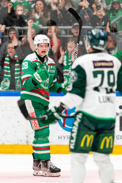Rögles Anton Bengtsson jublar