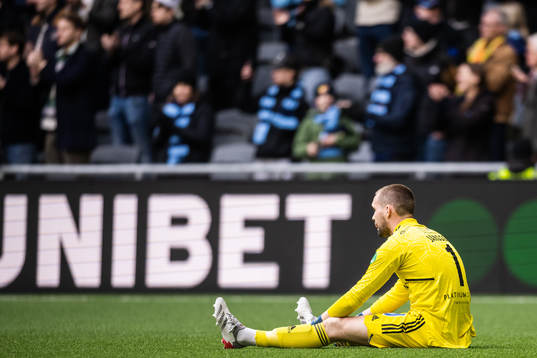 IFK Norrköpings målvakt Oscar Jansson deppar