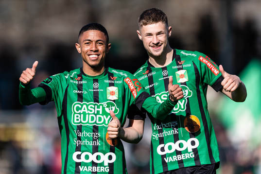 Varbergs Teshreeq Matthews och Oliver Alfonsi jublar