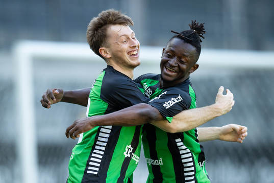 GAIS Ben Morris jublar ihop med Michael Kargbo
