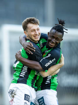 GAIS Ben Morris jublar ihop med Michael Kargbo