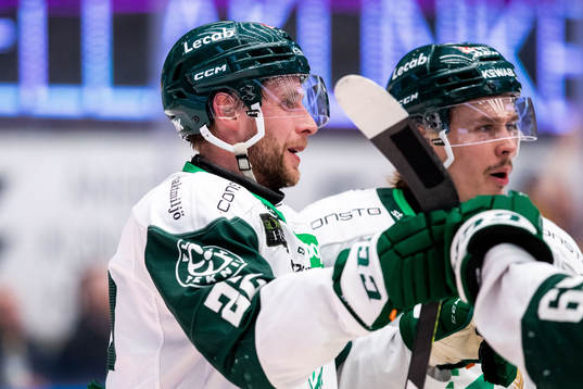 Färjestads Per Åslund jublar