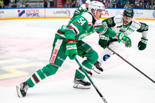 Rögles William Wallinder och Färjestads Jacob de la Rose