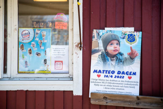 Strövelstorps kiosk med en skylt som uppmärksammar Matteo