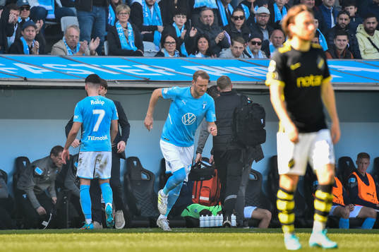 Byte mellan Malmö FFs Erdal Rakip och Ola Toivonen
