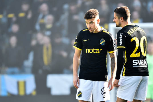 s Jordan Larsson och Zachary Elbouzedi  deppar