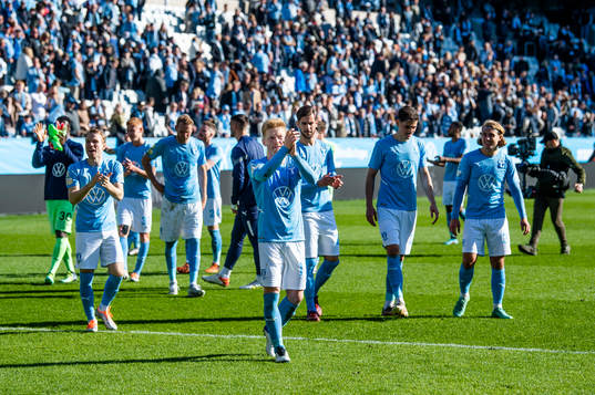Malmö FFs Anders Christiansen jublar med lagkamraterna