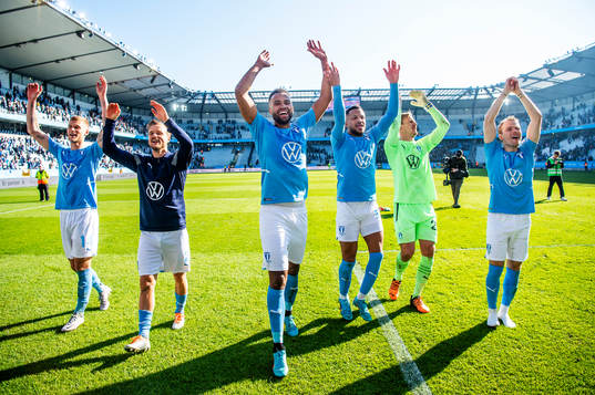 Malmö FFs Isaac Kiese Thelin jublar med lagkamraterna