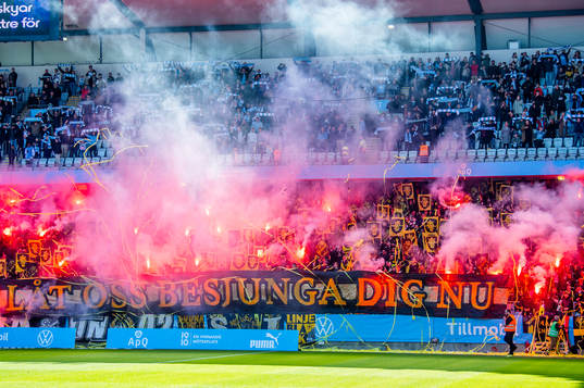 s supportrars tifo innan fotbollsmatchen i Allsvenskan