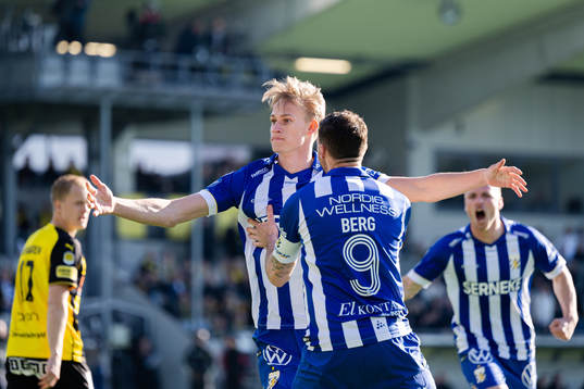 IFK Göteborgs Oscar Vilhelmsson jublar