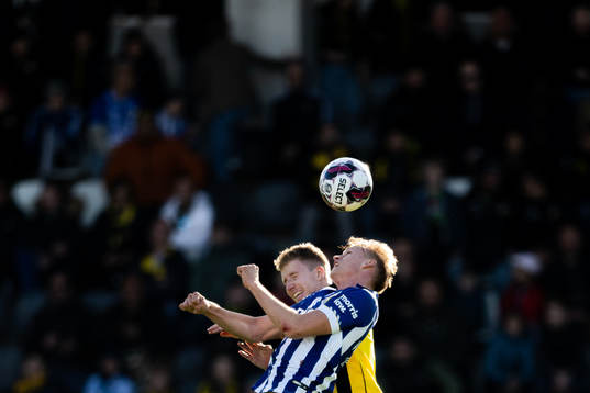 IFK Göteborgs Oscar Vilhelmsson och Häckens Samuel