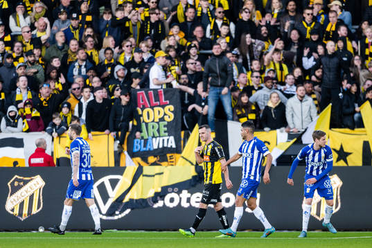 Häckens Kadir Hodzic lämnar planen
