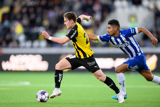 Häckens Lars Olden Larsen och IFK Göteborgs Hosam Aiesh