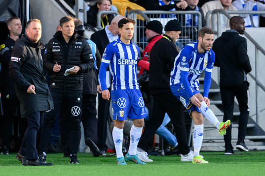 IFK Göteborgs Hussein Carneil och Emil Salomonsson gör
