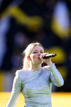 Ida Redig framträder innan