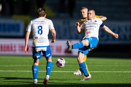 Elfsborgs André Ibsen Rømer och Värnamos Oscar Johansson