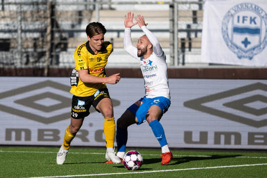Elfsborgs Oliver Zandén och Värnamos Evaldo Nascimento