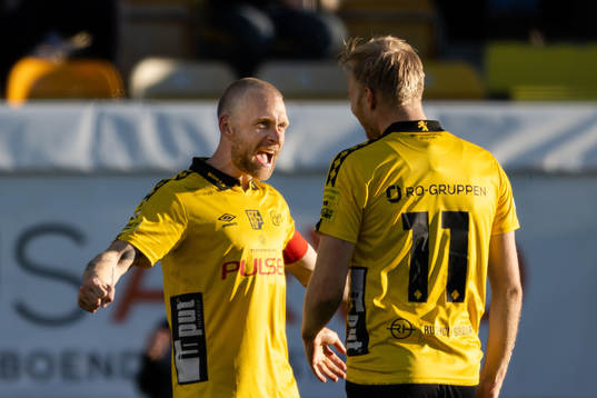 Elfsborgs Johan Larsson och Sveinn Gudjohnsen jublar