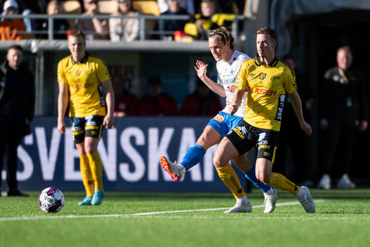 Värnamos William Kenndal och Elfsborgs Simon Olsson