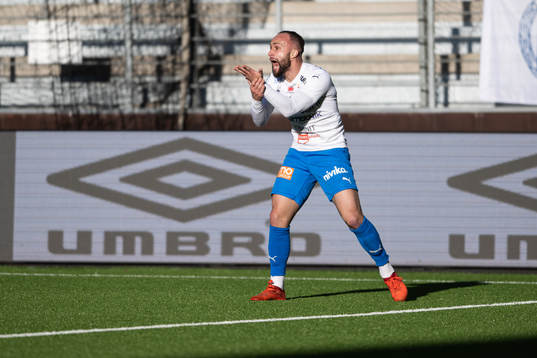 Värnamos Evaldo Nascimento Lamaur Neto reagerar