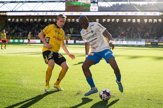 Elfsborgs Jeppe Møldrup Okkels och Värnamos Moonga Simba