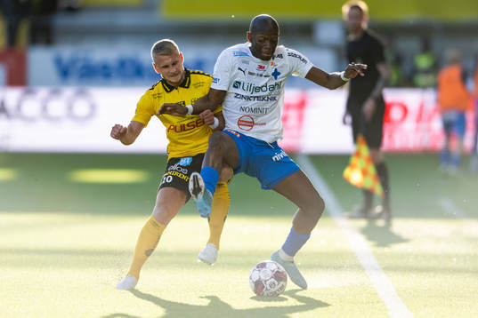 Elfsborgs Simon Strand och Värnamos Moonga Simba