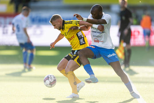 Elfsborgs Simon Strand och Värnamos Moonga Simba