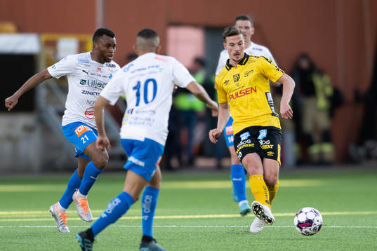 Värnamos Abdussalam Magashy och Elfsborgs Simon Olsson