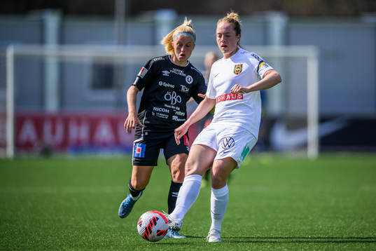 Örebros Katie Lockwood och Brommapojkarnas Alice Ahlberg