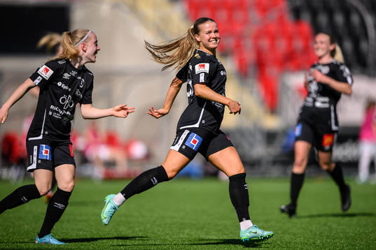 Örebros Amanda Rantanen jublar