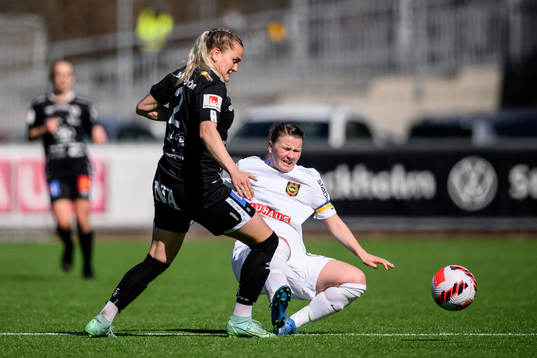 Örebros Elin Pikkujämsä och Brommapojkarnas Frida Boriero