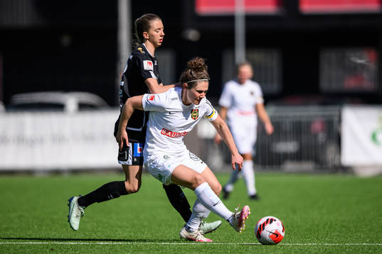 Örebros Wilma Öhman och Brommapojkarnas Shannon Woeller