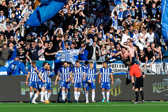 IFK Göteborgs spelare jublar