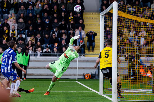 Häckens målvakt Peter Abrahamsson och Even Hovland