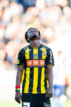 Häckens Ibrahim Sadiq lämnar planen