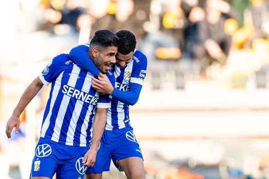 IFK Göteborgs Hosam Aiesh och Alexander Jallow jublar
