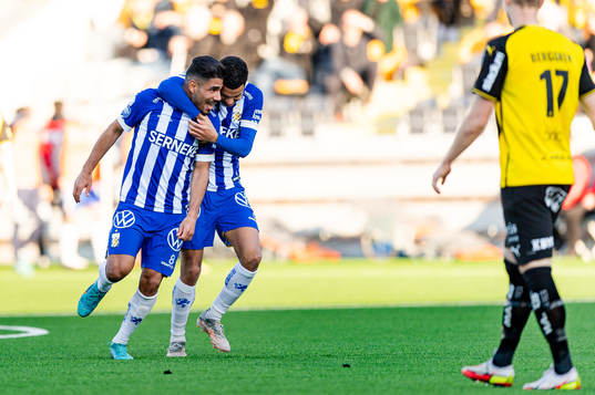 IFK Göteborgs Hosam Aiesh och Alexander Jallow jublar