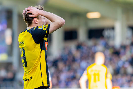 Häckens Oscar Uddenäs deppar