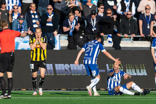 Häckens Gustav Berggren deppar och IFK Göteborgs Gustav