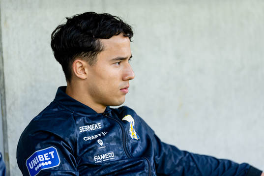 IFK Göteborgs Hussein Carneil på bänken före