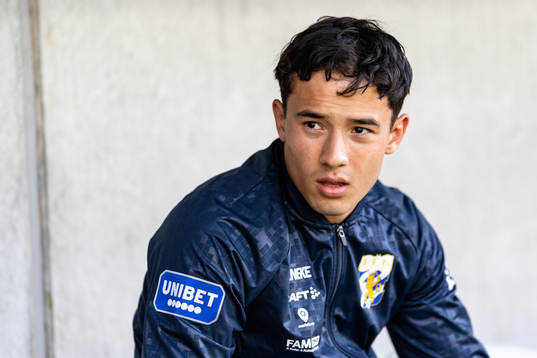 IFK Göteborgs Hussein Carneil på bänken före