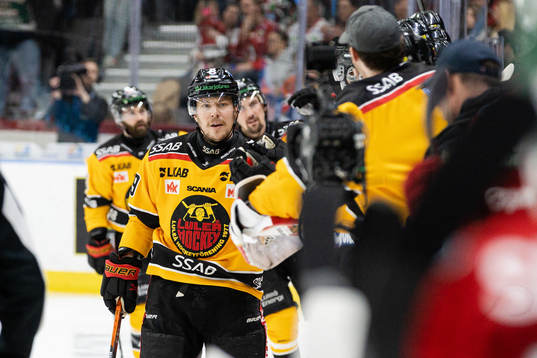 Luleås Erik Gustafsson jublar