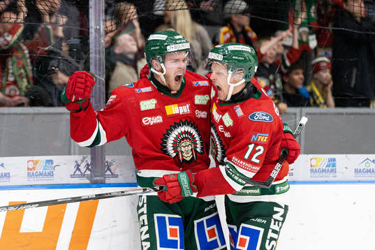 Frölundas Filip Johansson och Max Friberg jublar