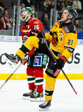 Luleås Juhani Tyrväinen jublar
