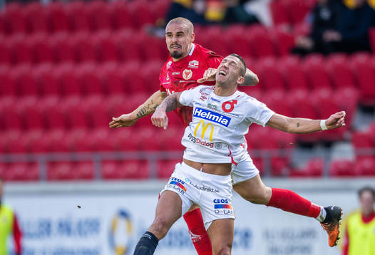 Kalmars Douglas Bergqvist och Degerfors Nikola Djurdjic