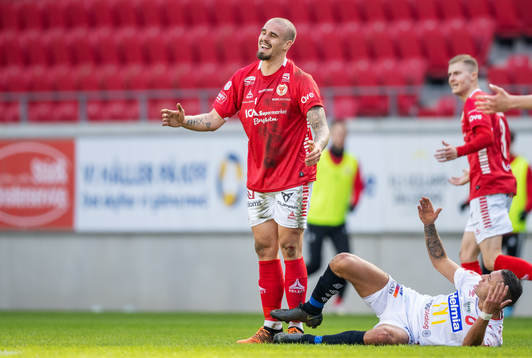 Kalmars Douglas Bergqvist och Degerfors Nikola Djurdjic