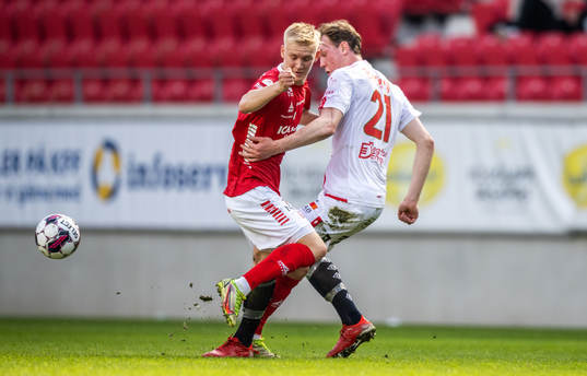 Kalmars Carl Gustafsson och Degerfors Adam Carlén