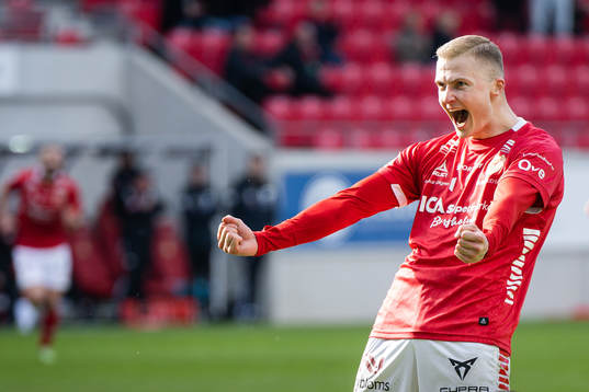 Kalmars Davíd Kristján Ólafsson jublar