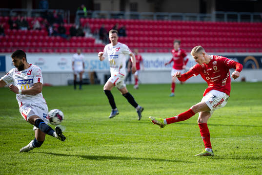 Kalmars Davíd Kristján Ólafsson gör 2-0